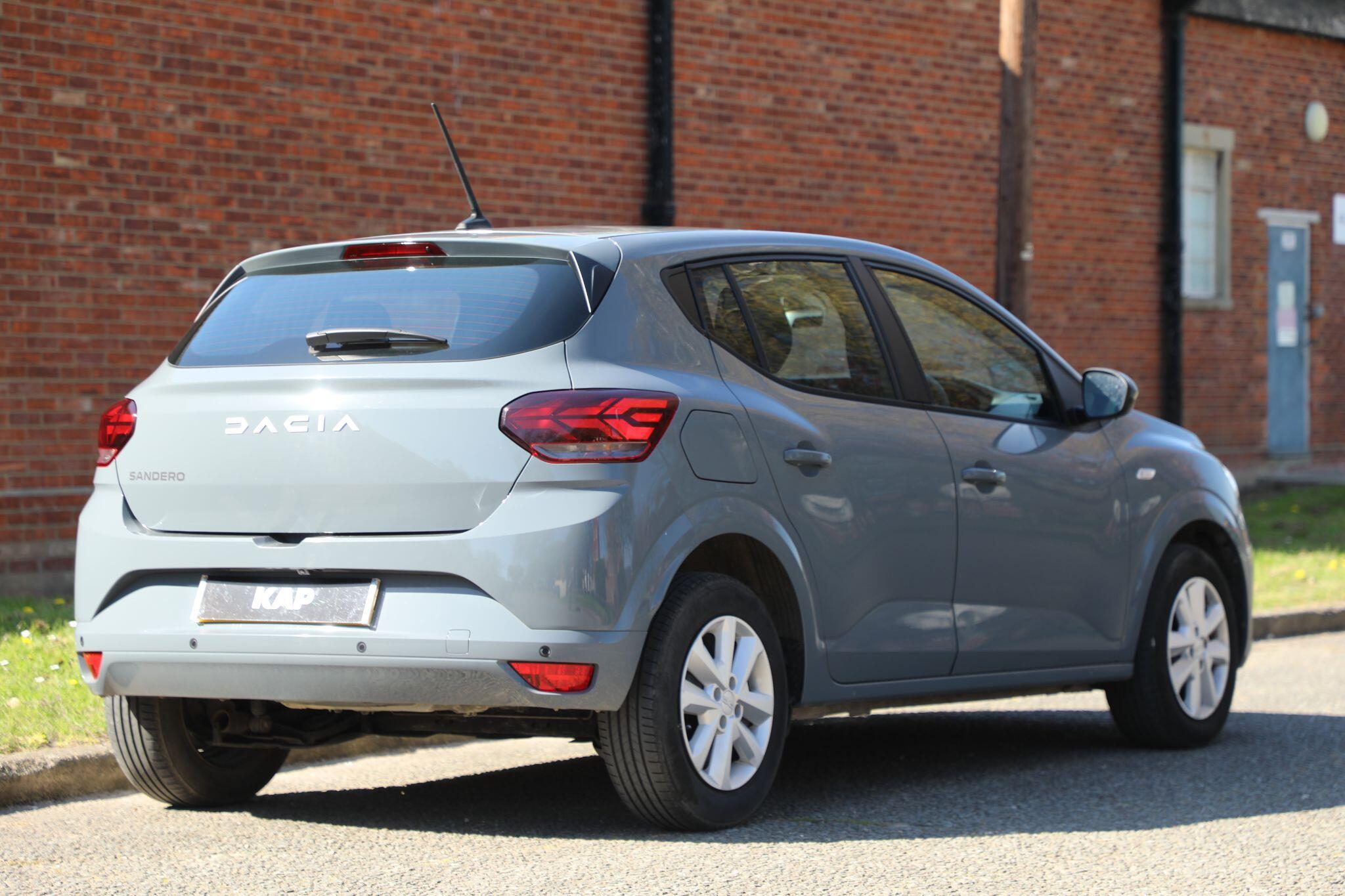 Large vehicle image